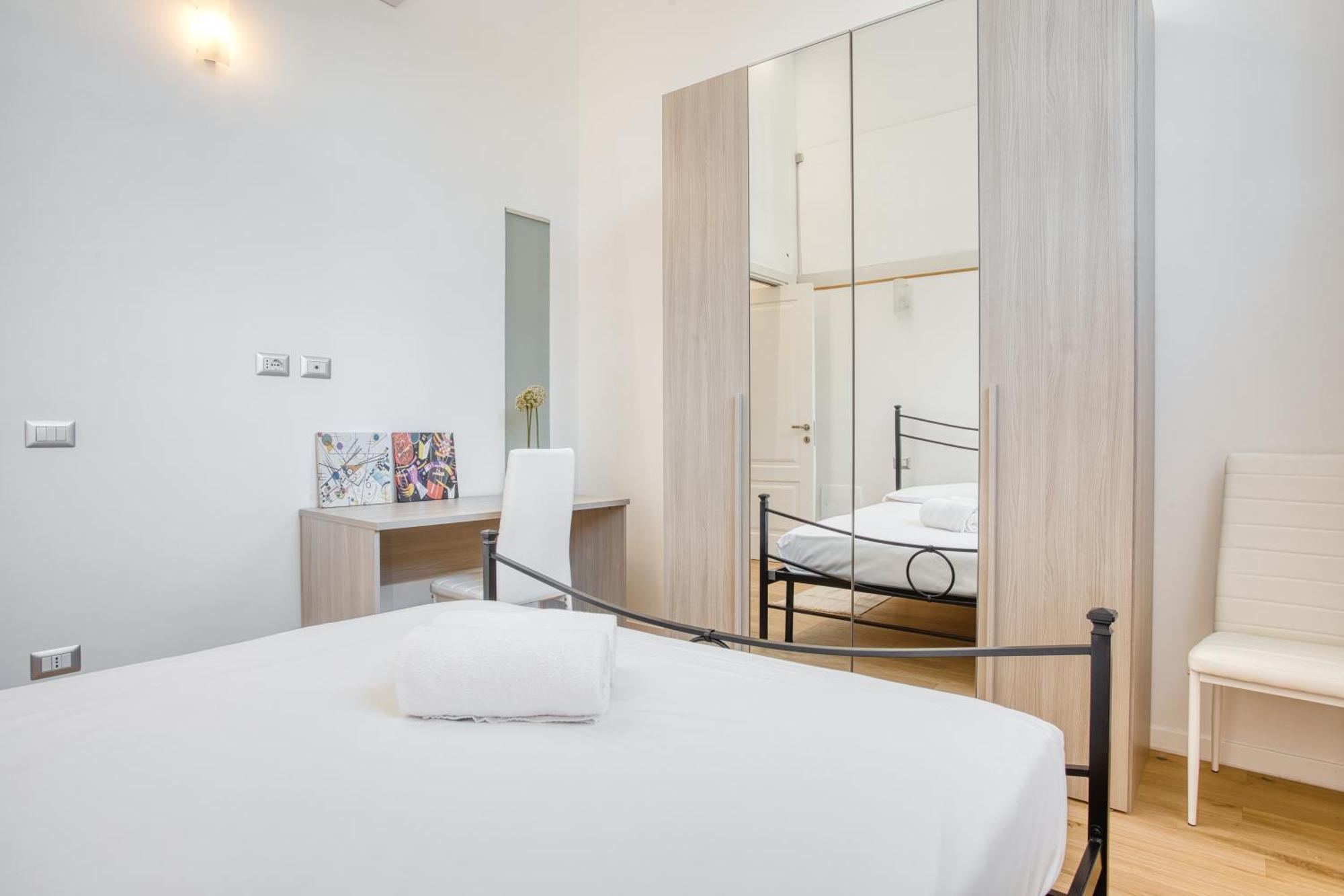 Walk To Navigli - Via Gola - 2 Bedrooms Apt Milan Exterior photo